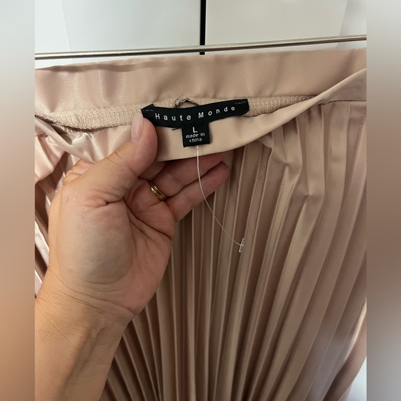 Haute Monde Gold pleated skirt size large NWT’s - Picture 1 of 7